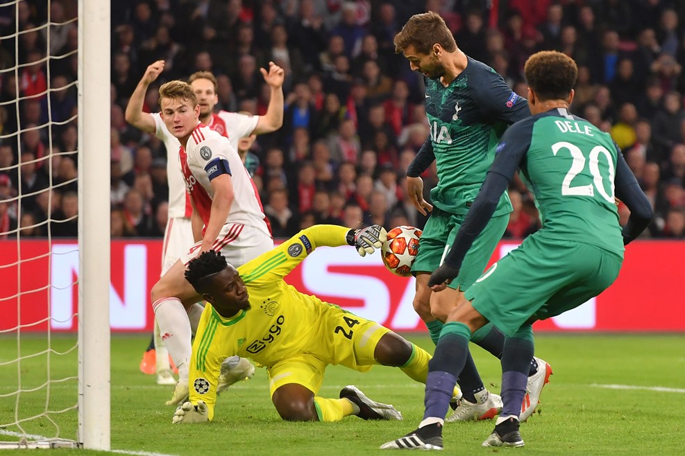 包含门兴格拉德巴赫迎欧冠关键赛，集结日绝杀压哨，管理层满意，医务组通报恢复的词条游戏娱乐